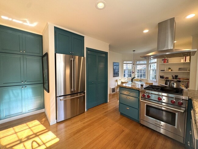 Building Photo - Stunning Home with Loft-Style ADU & Outdoor Amenities