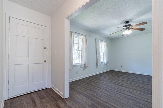 Building Photo - 926 Live Oak Ct