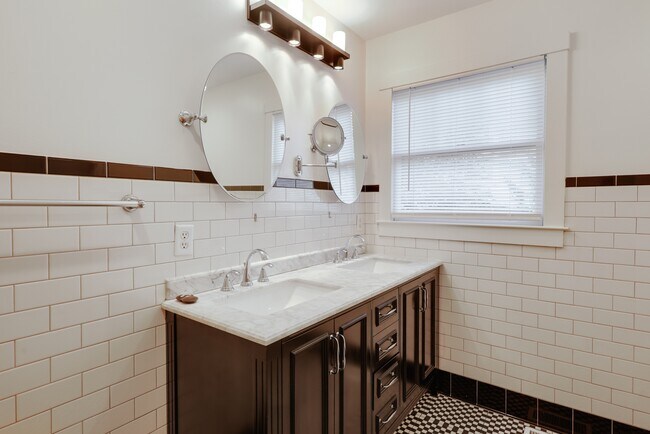 Building Photo - 145 Hendrix Ave