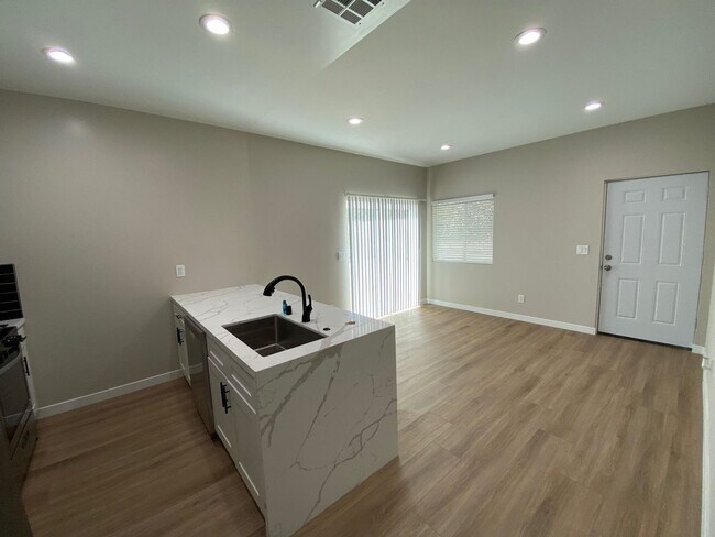 Building Photo - Newly built (2022)! 4BD/2BA, HUGE Yard!