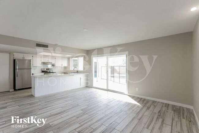 Building Photo - 4451 W Sweetwater Ave