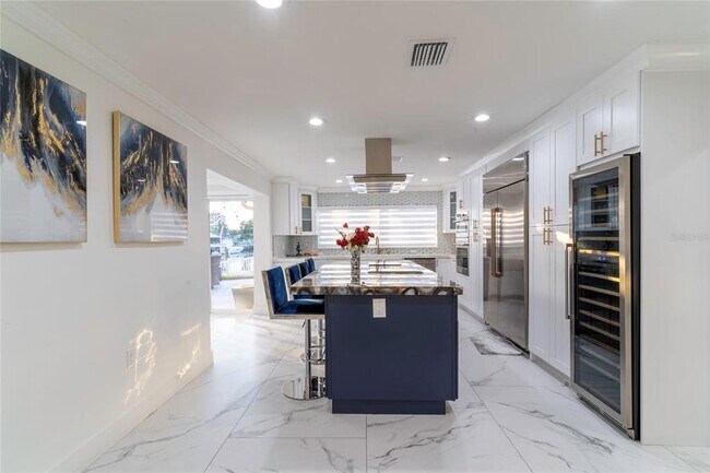 Building Photo - 320 Harbor Passage