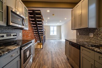 Building Photo - ???Newly Updated, MODERN 2 Bedroom in booming Brewerytown