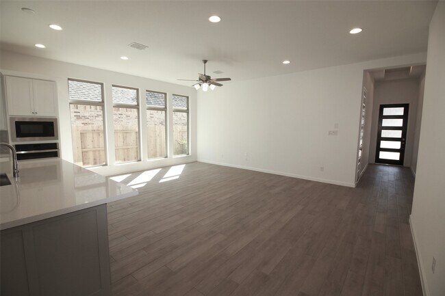 Building Photo - 16750 Yaklin Meadow Ct