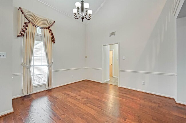 Building Photo - 1630 Berkoff Dr