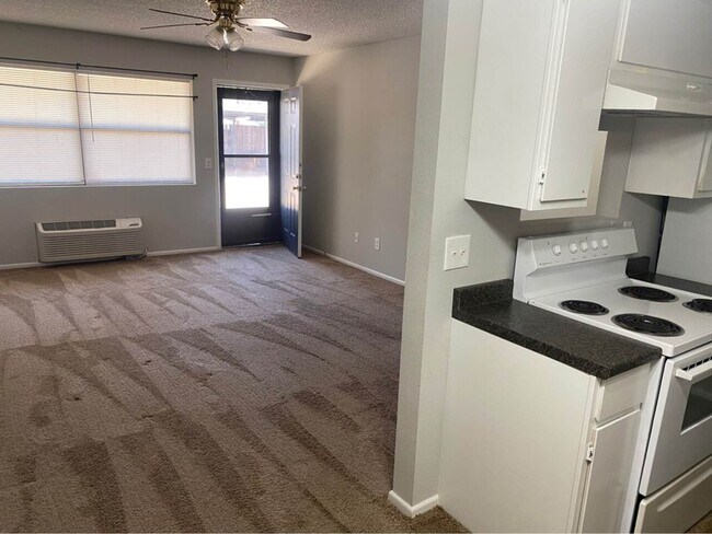 Building Photo - Taylor Apartments