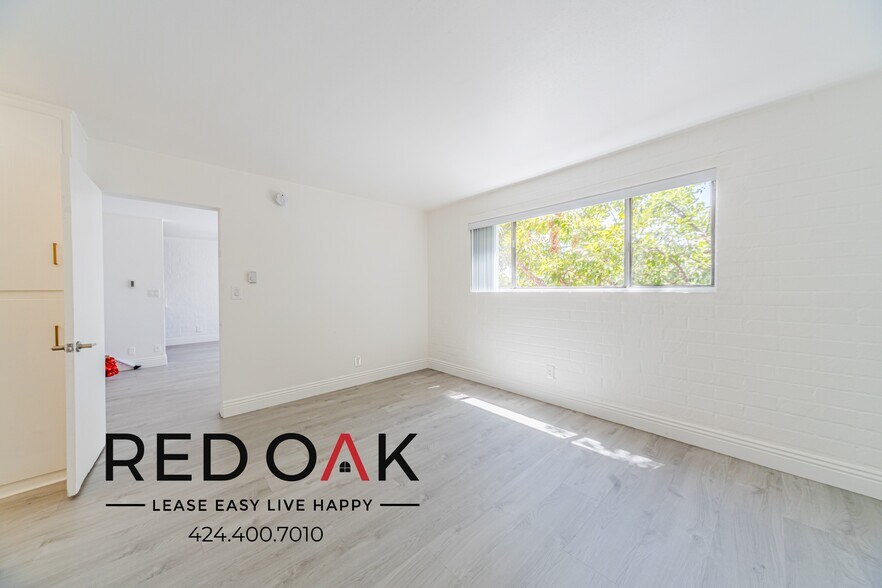 Building Photo - 1757 N Orange Dr