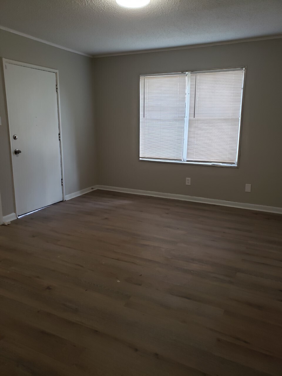 Building Photo - 5028 Acorn Dr