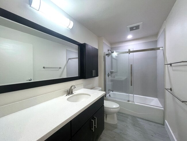 Building Photo - Fully Renovated Modern 1-Bedroom Unit – Prime Kaka?ako Location