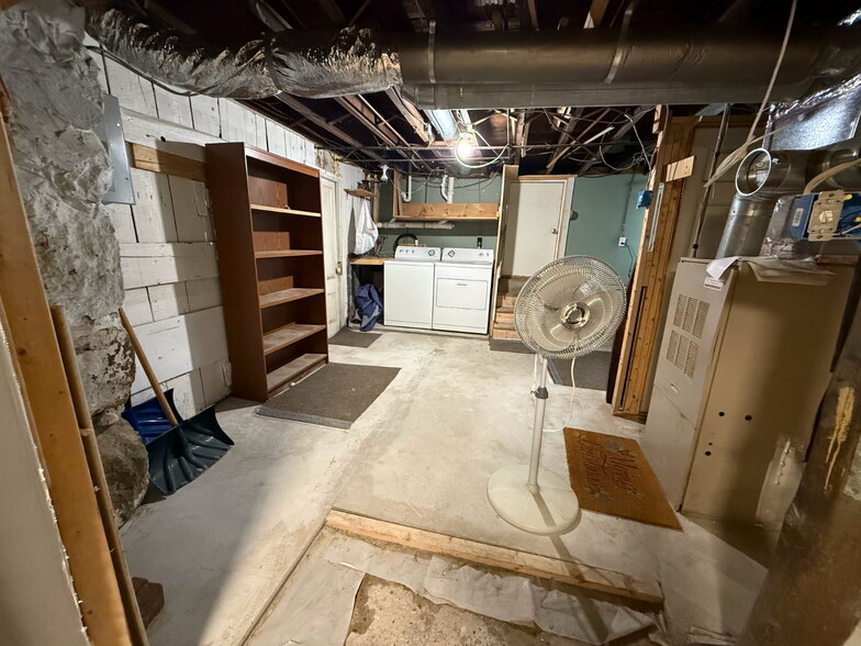 Building Photo - 238 Lenox St