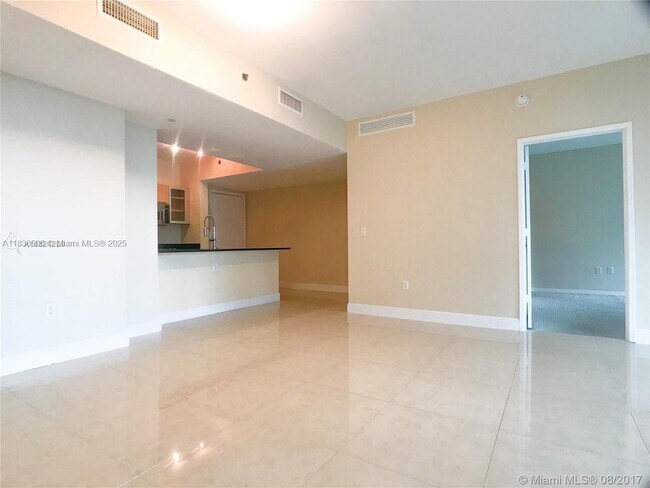 Building Photo - 951 Brickell Ave