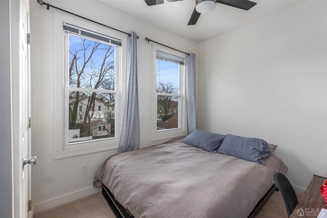 Building Photo - 236 Montgomery St