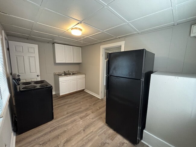 Building Photo - 3516 Bullard St