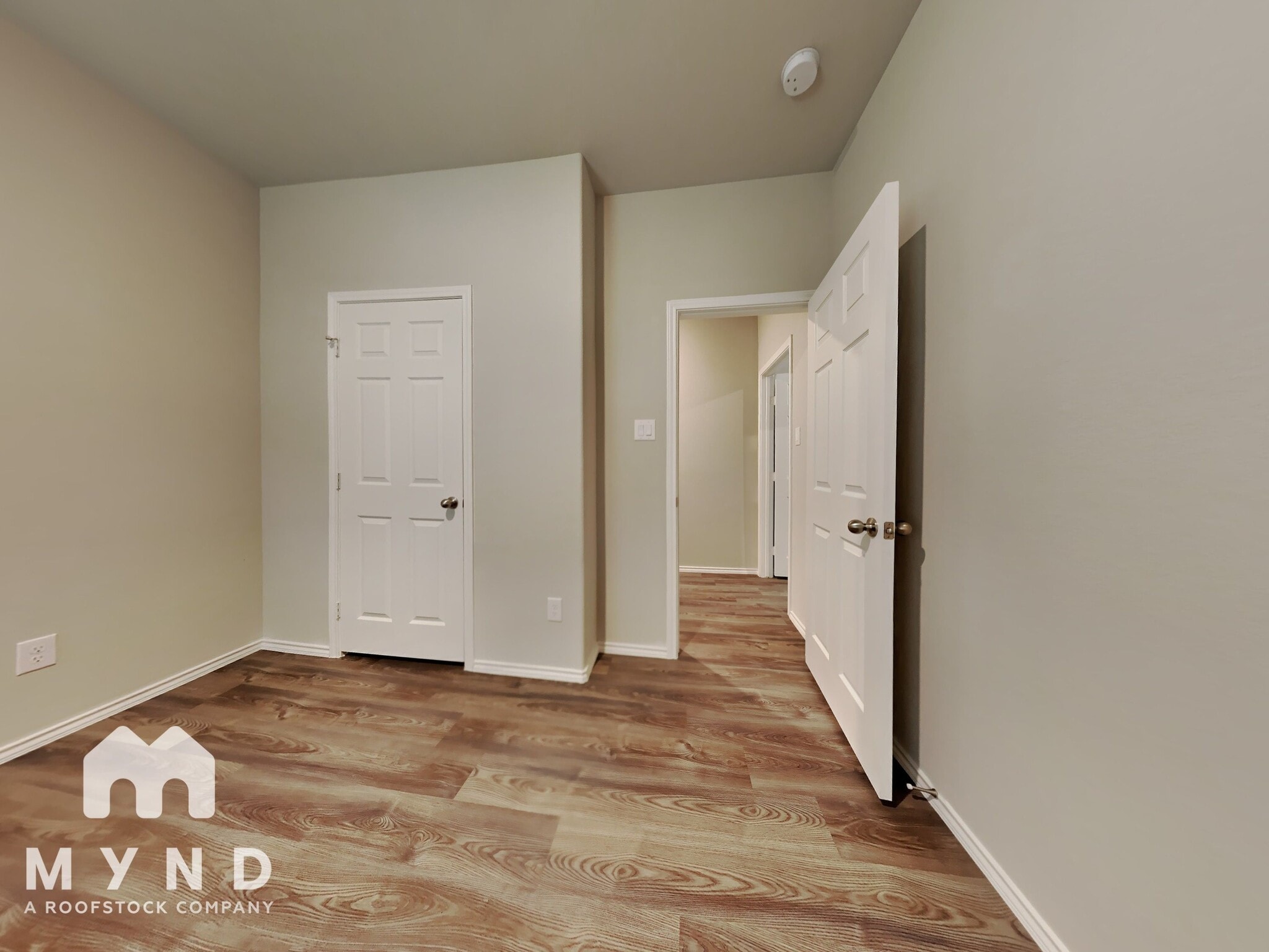 Building Photo - 413 E Avenue G