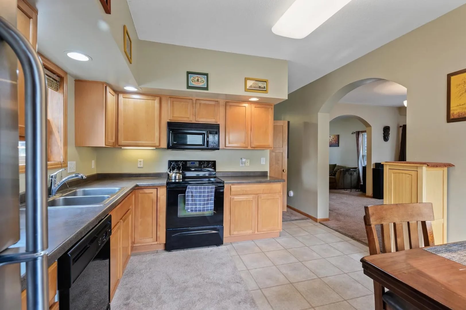 Building Photo - 1600 N Thomas Ave