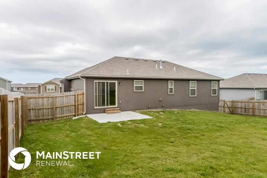 Building Photo - 425 Sunflower Dr