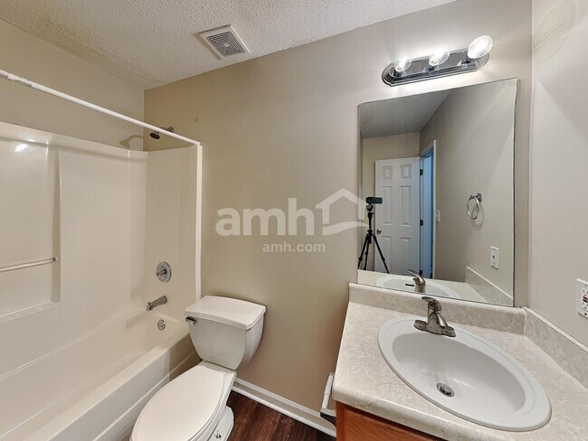 Building Photo - 4319 Caroline Ct