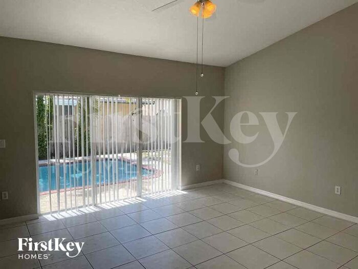 Building Photo - 11524 SW 152nd Ct