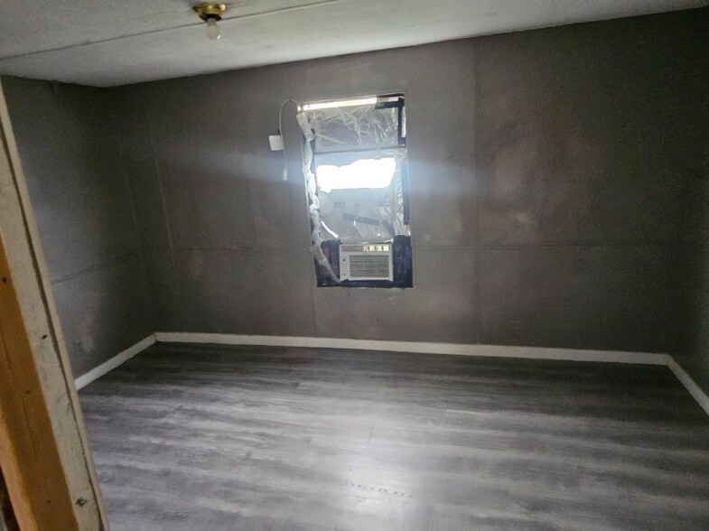 Building Photo - 1801 S Business 45