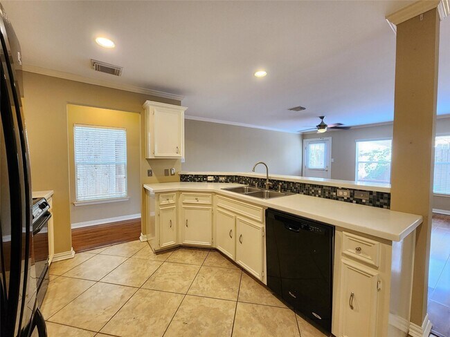 Building Photo - 1730 Redwing Ridge Dr