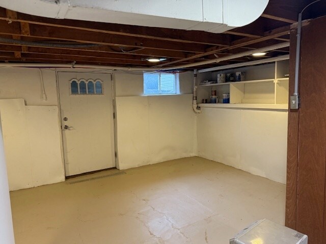 Building Photo - 1319 Hull St