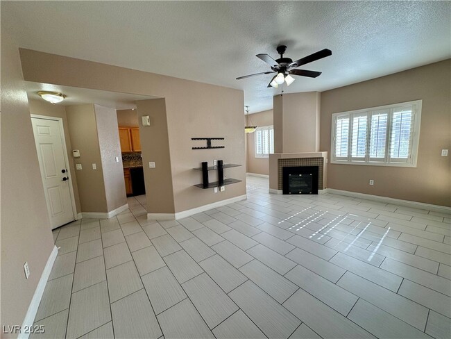 Building Photo - 1050 E Cactus Ave