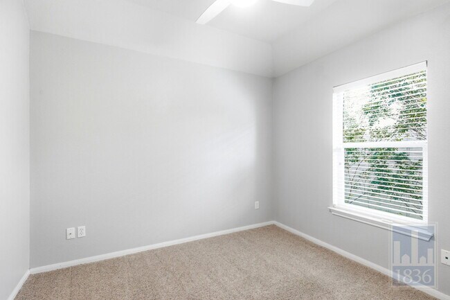 Building Photo - 6624 Nusser Ln
