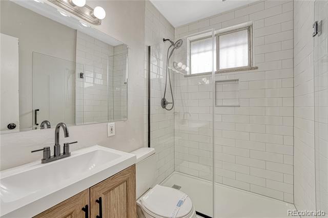 Building Photo - 1100 W 43rd Ave