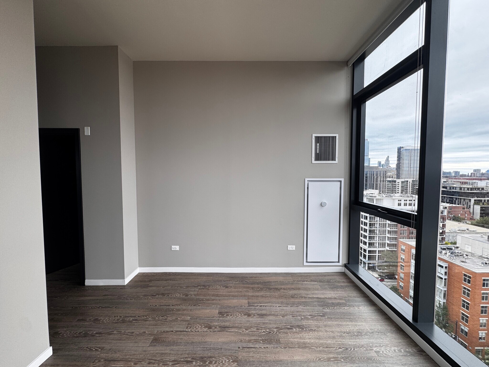 Building Photo - 26 N Sangamon St