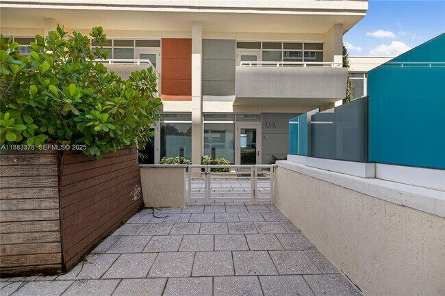 Building Photo - 3250 NE 1st Ave