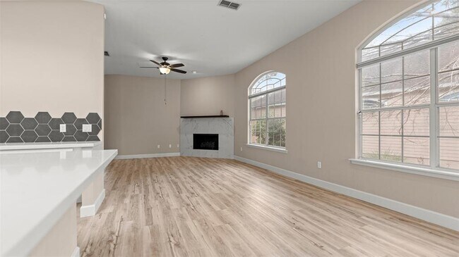 Building Photo - 9428 SW 39 Ave