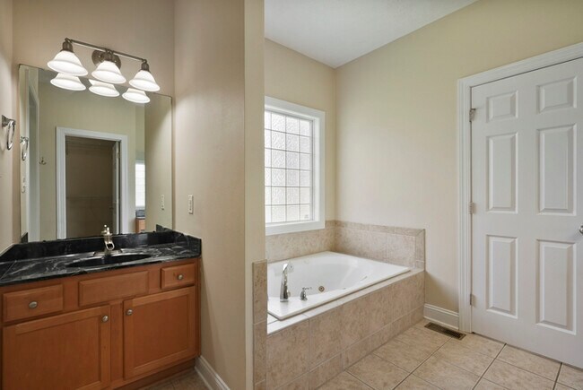 Building Photo - 2813 Franciscan Dr