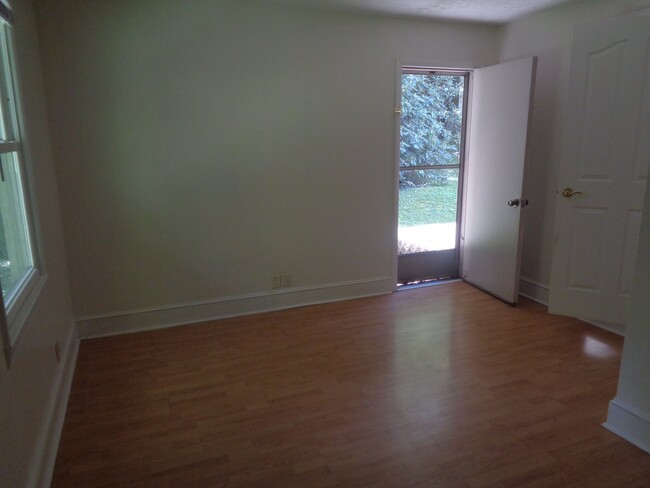 Building Photo - 254 Rogers Dr