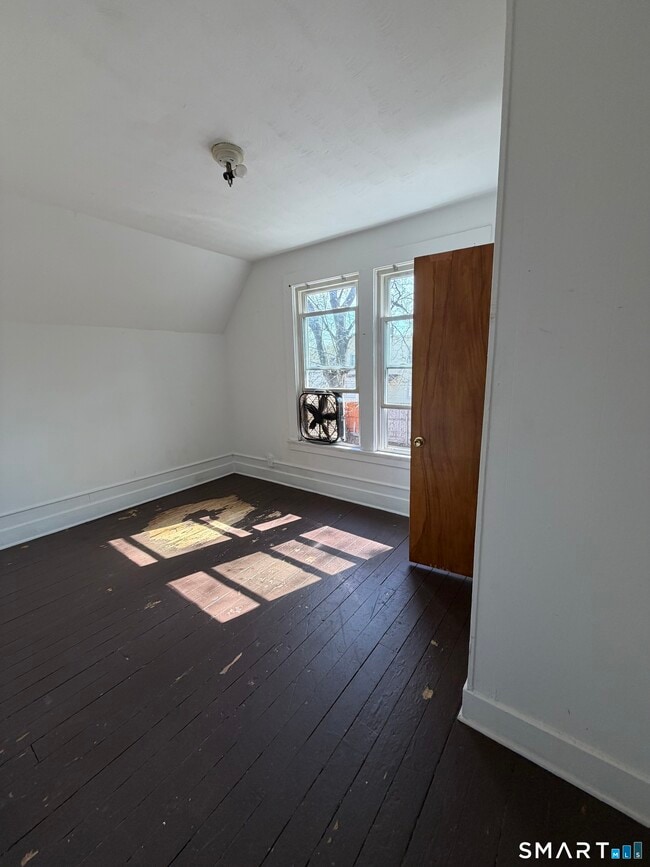 Building Photo - 65 Liberty St