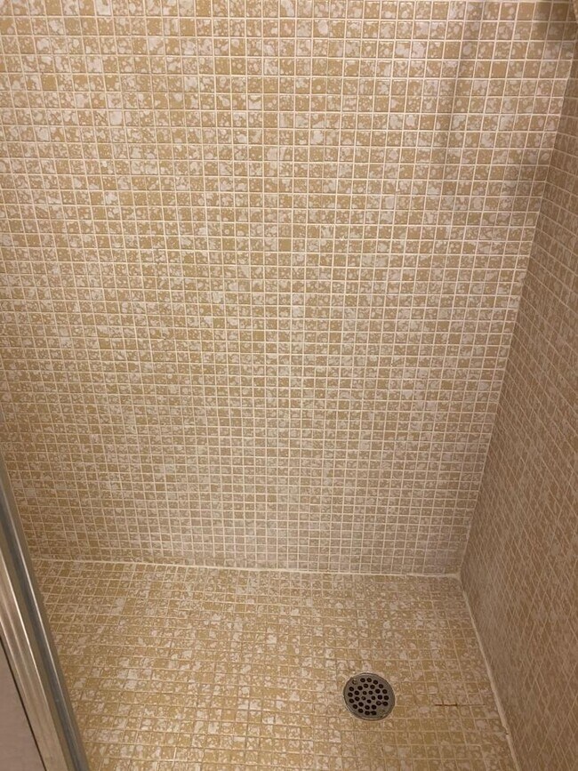 Building Photo - 19 Abbey Ln