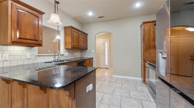 Building Photo - 3443 W Earnhardt Dr