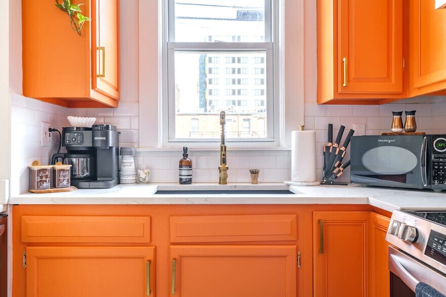 Building Photo - 29 Lundy St