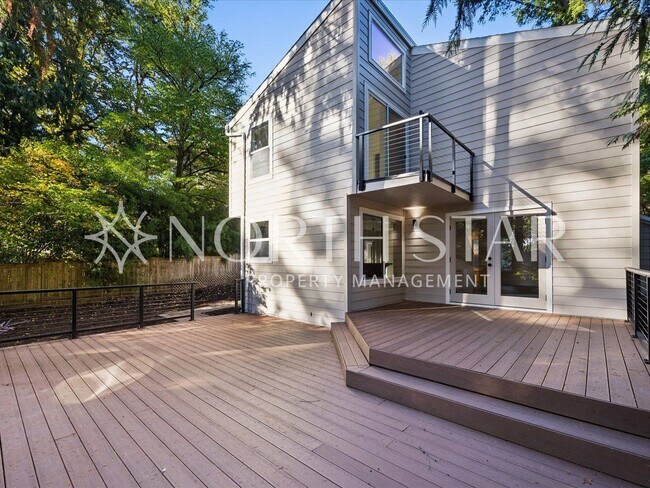 Building Photo - Lake Oswego Home for Lease – Fully Remodeled