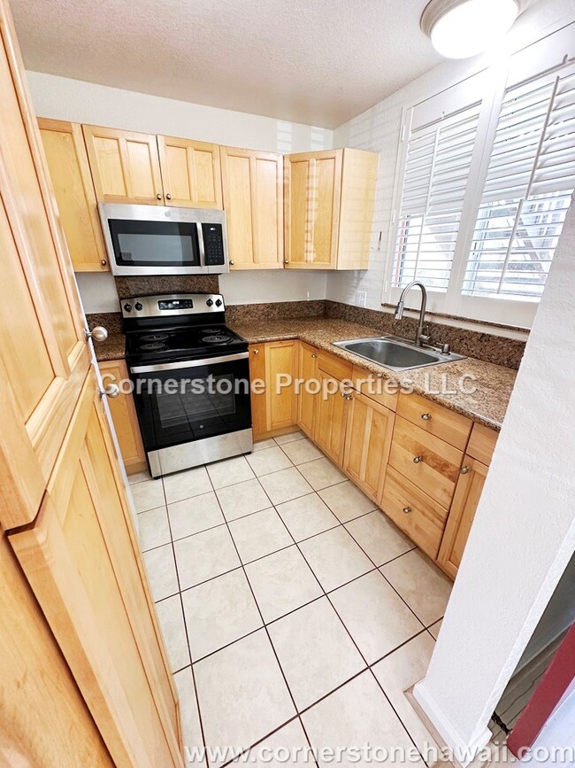 Building Photo - 95-636-636 Hanile St