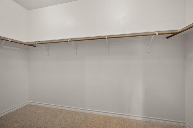 Building Photo - 6605 Verona Pl