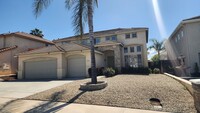 Building Photo - Gorgeous 5 Bedroom w/ Downstairs bedroom! ...