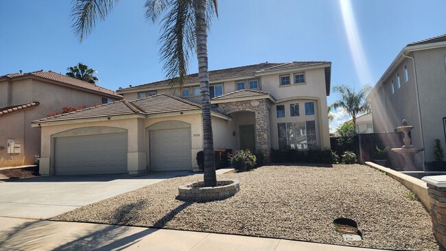 Primary Photo - Gorgeous 5 Bedroom w/ Downstairs bedroom! ...