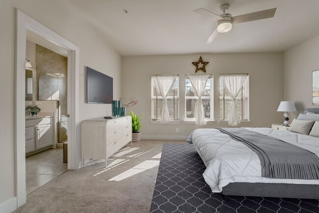 Building Photo - Luxurious 3 BR/2 Full BA & 2 Half BA EOG T...