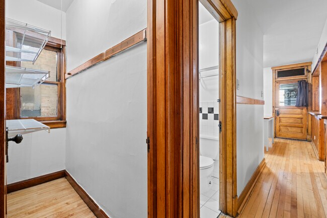 Building Photo - 2408 N Surrey Ct