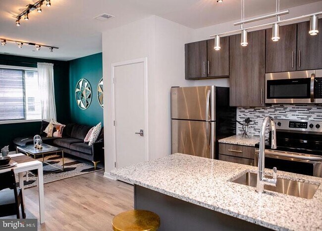 Building Photo - 1410 N 31st Street Unit 1B-1-401