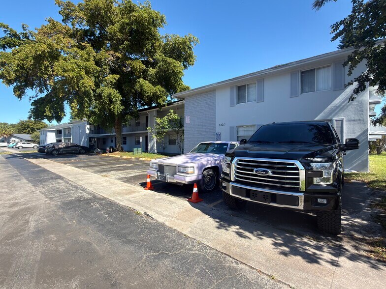 Building Photo - 2220 NW 58th Ter