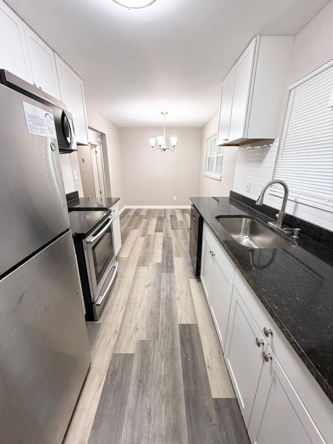 Building Photo - Charming Renovated Ranch Home for Rent!