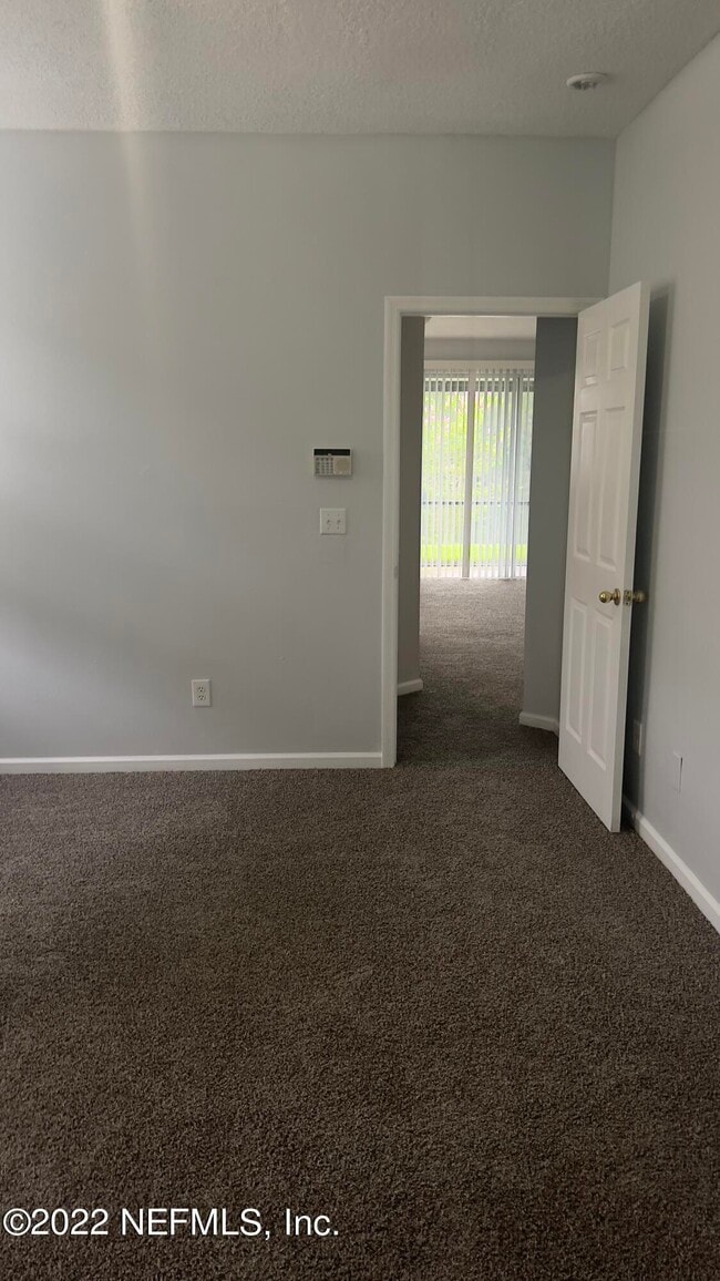 Building Photo - 3945 Buckthorne Dr