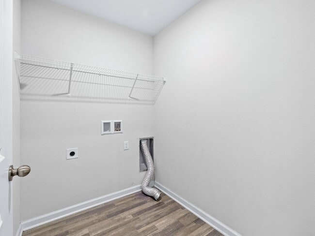 Building Photo - 462 Whispering Creek Ave