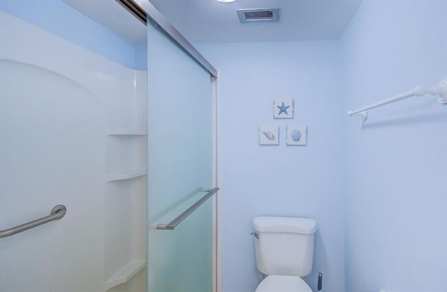 Building Photo - 9940 S Ocean Dr